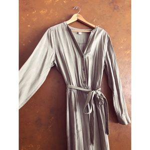 Green old navy jumper!